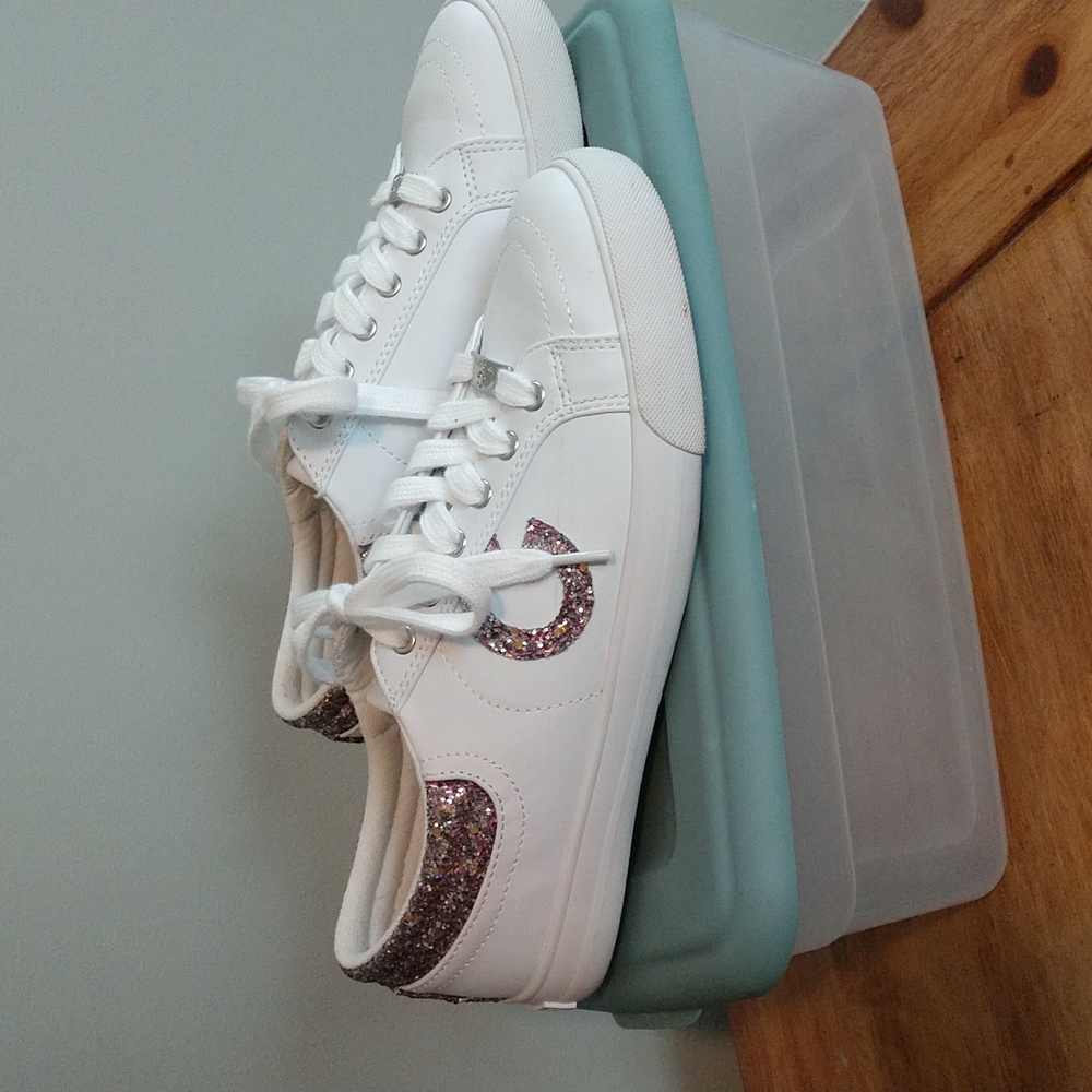 G by GUESS sneakers Size 9